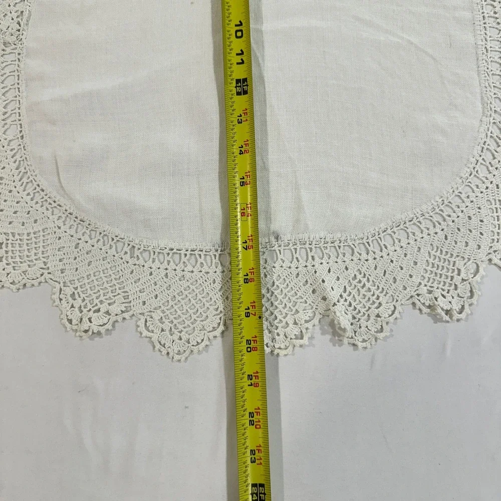 Vintage Round White Linen Doily Crochet Lace Trim Table Topper Scalloped 21 inch